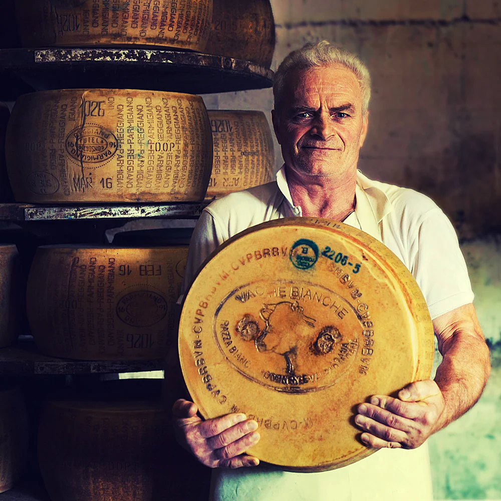 Bianca Modenese (White Cow) Parmigiano Reggiano DOP - 10 oz - Image 3
