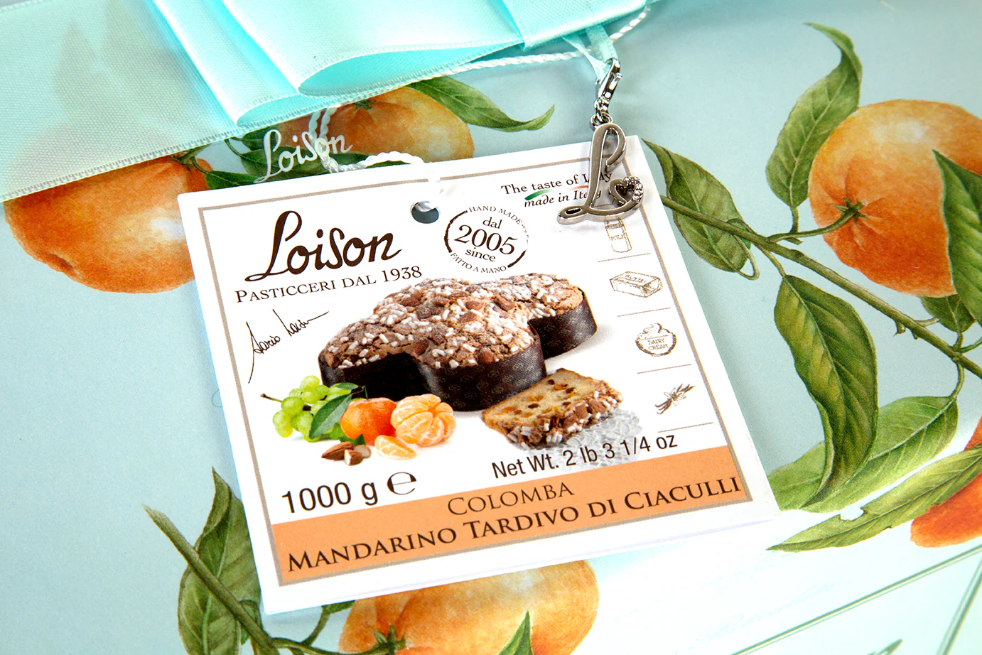 Colomba with Candied Ciaculli Mandarin and Raisins - 2.2 lb - Image 2